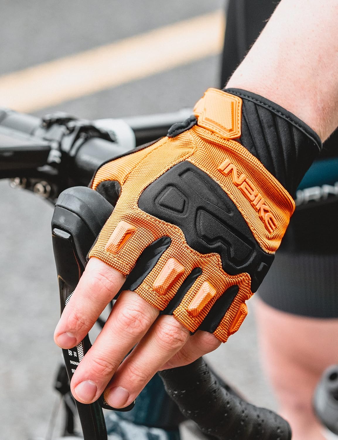 INBIKE Guantes de ciclismo sin dedos transpirables y protectores pa...