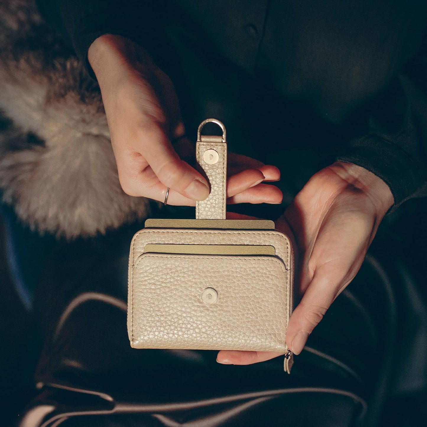 Vaultskin Cartera pequeña para mujer, tarjetero de cuero con bloque...