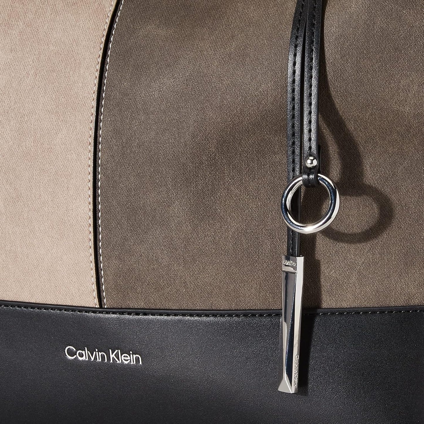 Calvin Klein Gabrianna Bubble - Bolso llave Norte\/Sur de piel sint...