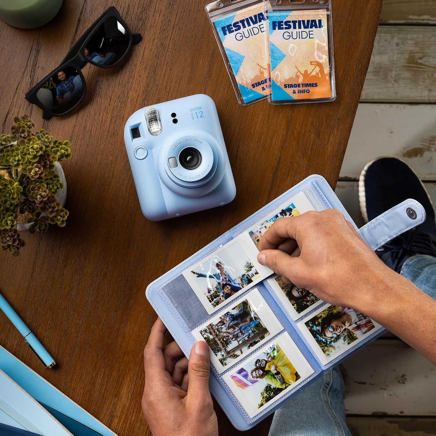 Cámara instax mini 12, Azul Pastel