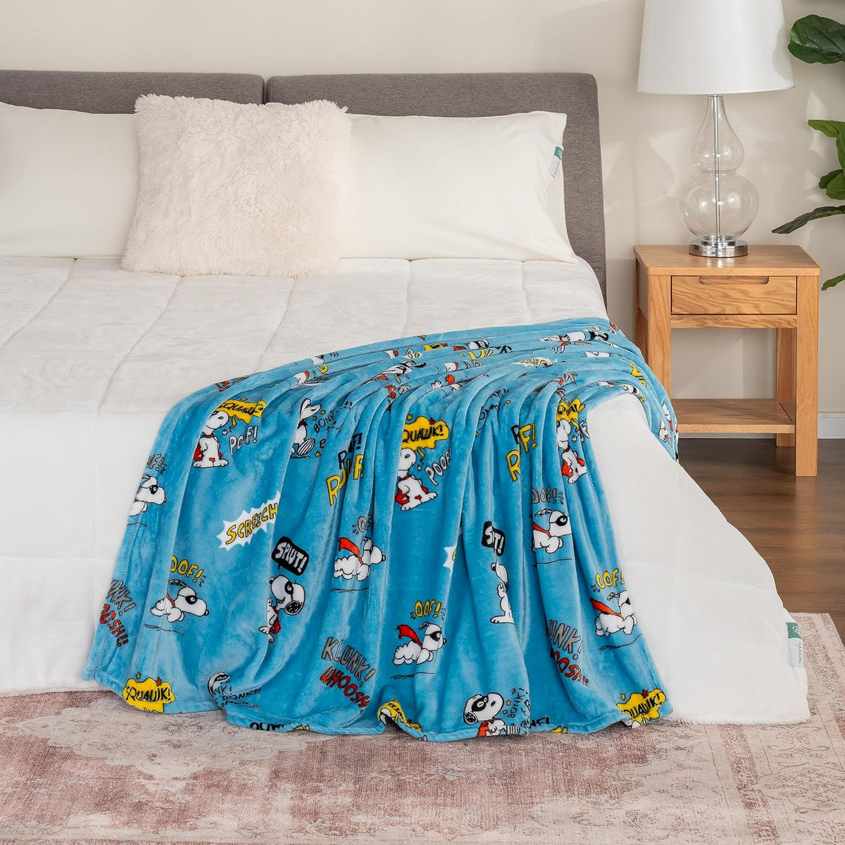 Berkshire Blanket Peanuts® VelvetLoft® Manta de Felpa con Personaje...