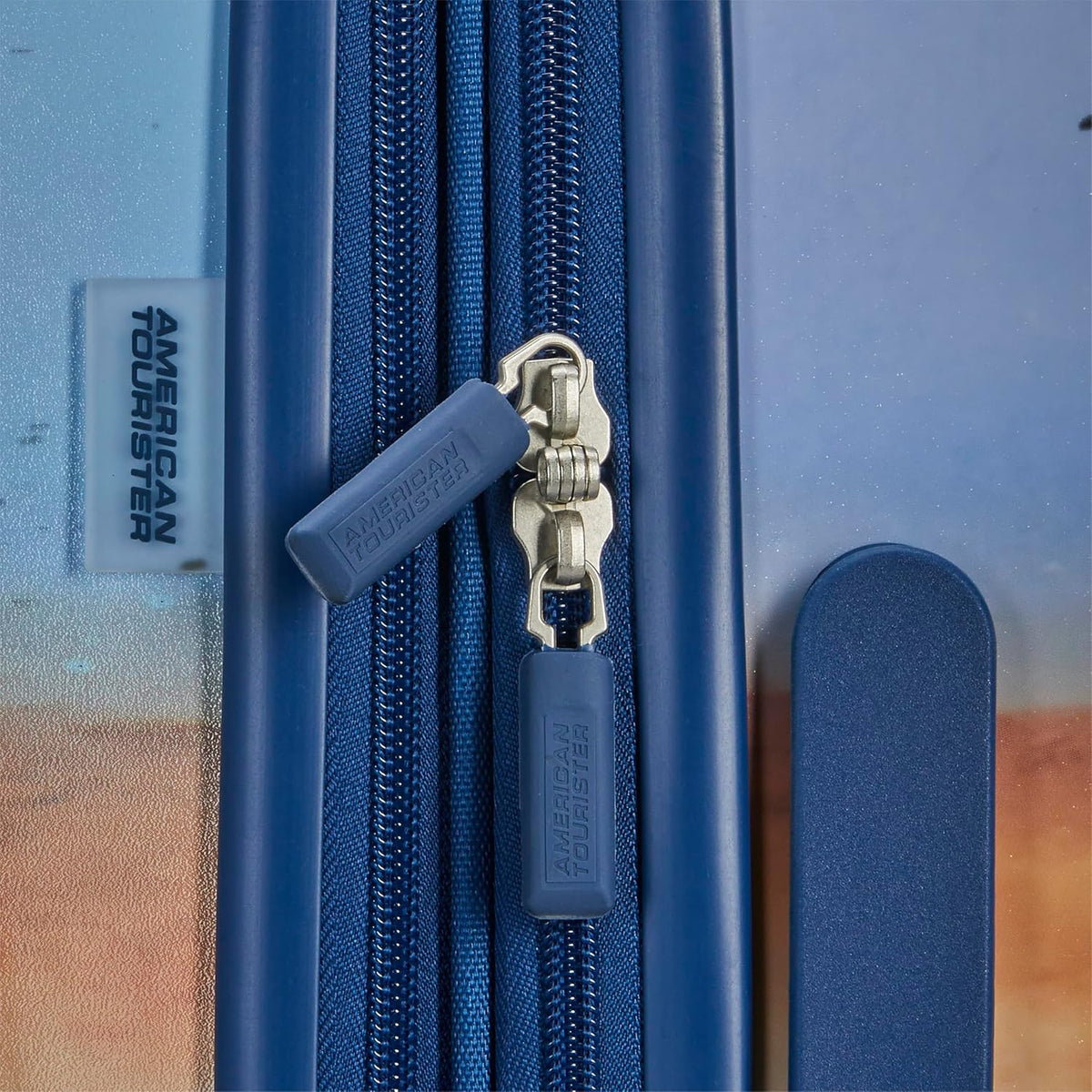 American Tourister, R2D2, De mano